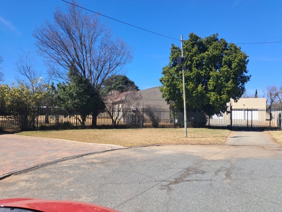 5 Bedroom Property for Sale in Flamingo Park Free State